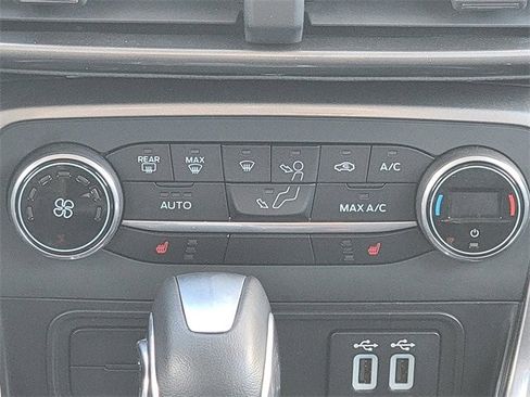Certified 2022 Ford EcoSport SE image 29