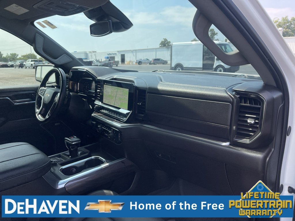 Used 2025 Chevrolet Silverado 1500 LTZ AWD/4WD image 30
