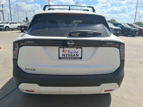 New 2026 Nissan Kicks SV w/ Cold Weather Package FWD image 6