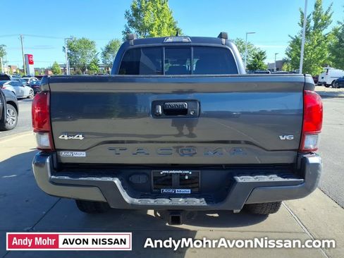 Used 2020 Toyota Tacoma SR AWD/4WD image 10
