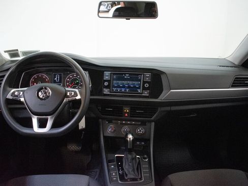 Used 2021 Volkswagen Jetta SE FWD image 11