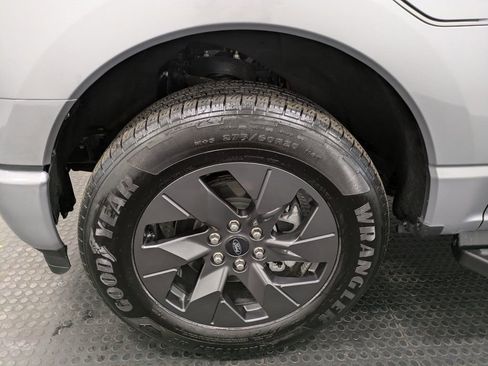 Used 2025 Ford F150 Lightning Flash image 7