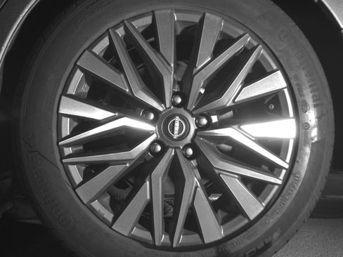 Used 2025 Nissan Altima 2.5 SV FWD image 14