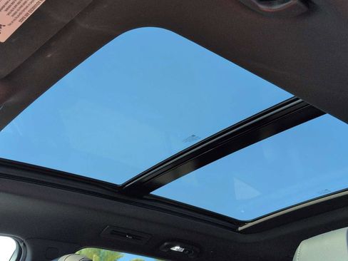 Used 2025 Cadillac XT6 Luxury image 22