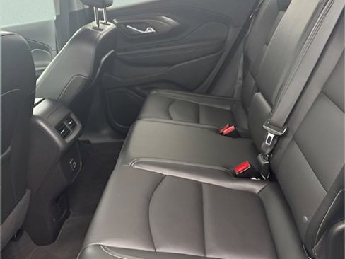 Used 2024 GMC Terrain SLT image 25