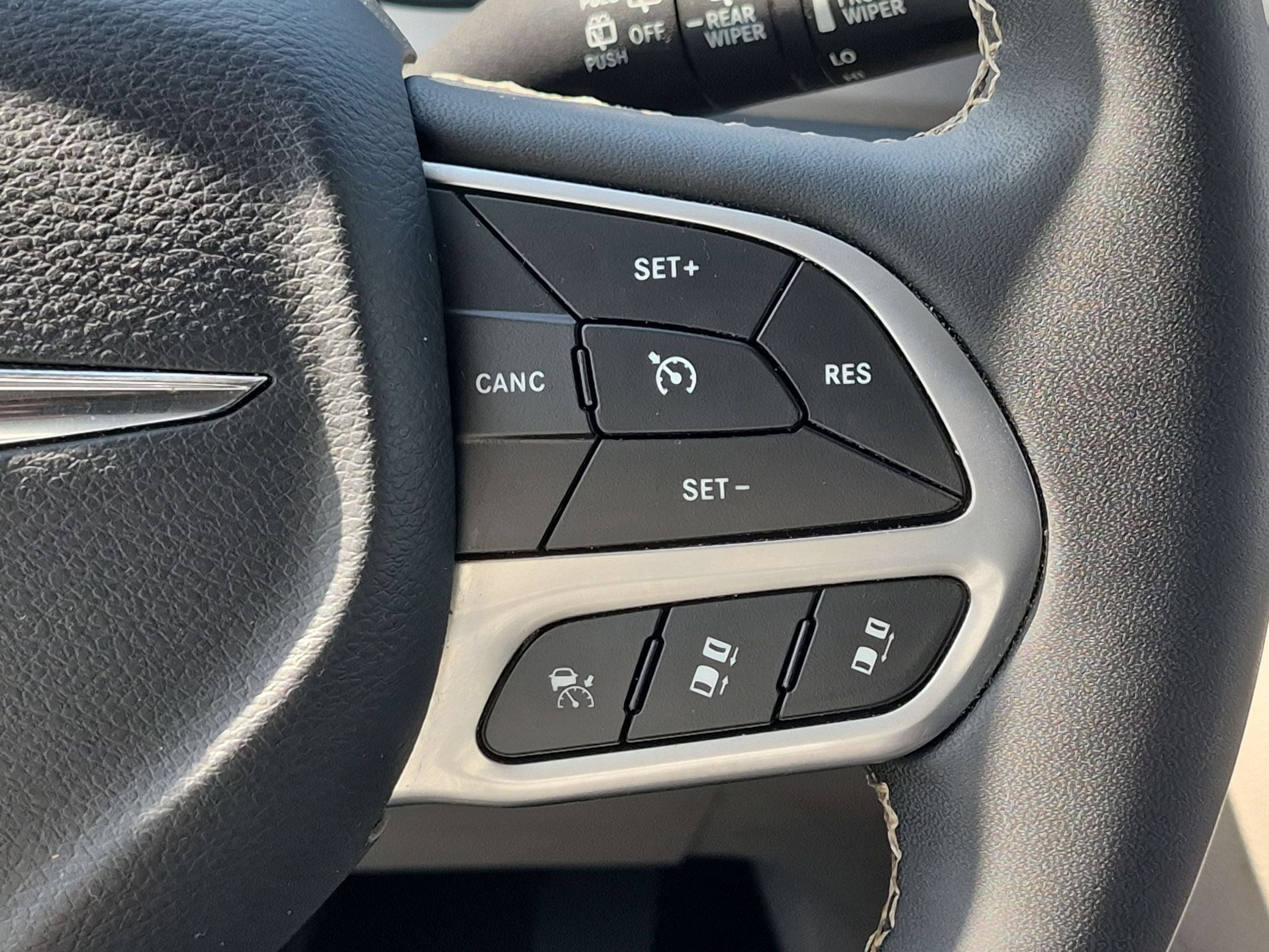 Used 2024 Chrysler Pacifica Touring-L FWD image 19