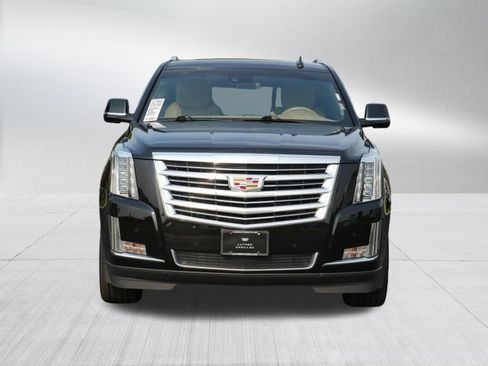 Used 2018 Cadillac Escalade Platinum AWD/4WD image 2