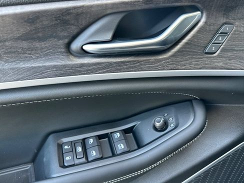 New 2026 Jeep Grand Cherokee L Limited AWD/4WD image 11