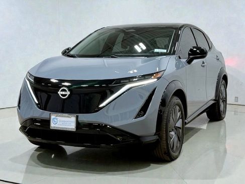 Used 2023 Nissan Ariya AWD image 9