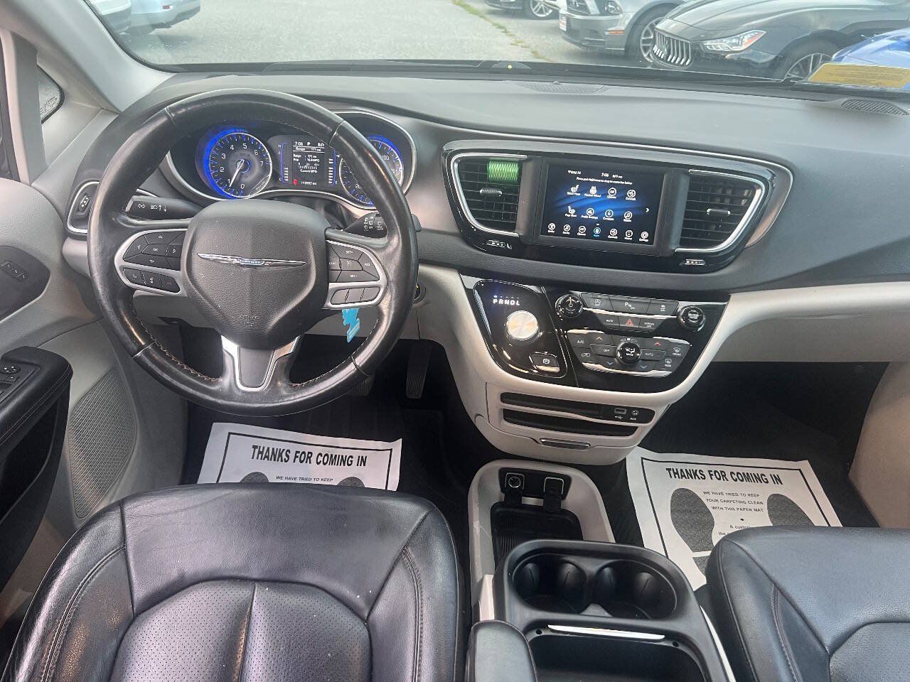 Used 2020 Chrysler Pacifica Touring-L FWD image 22