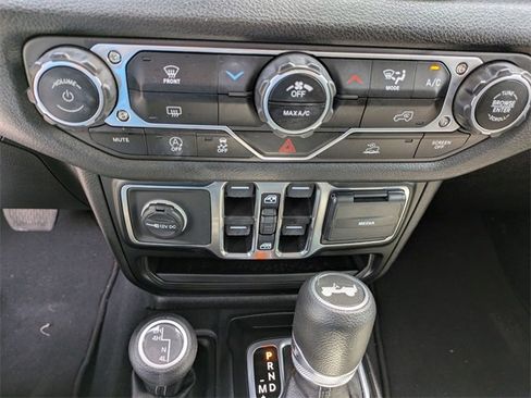 Used 2024 Jeep Wrangler Sport S image 26