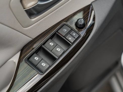 Used 2015 Toyota Sienna XLE w/ XLE Navigation Package FWD image 44