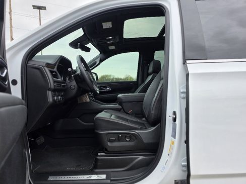 Used 2024 Chevrolet Tahoe High Country AWD/4WD image 4