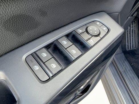 Used 2024 Nissan Pathfinder S AWD/4WD image 15
