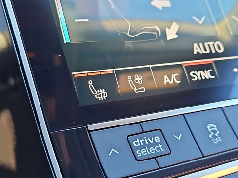 Certified 2023 Audi Q8 Premium Plus w/ Premium Plus Package image 22