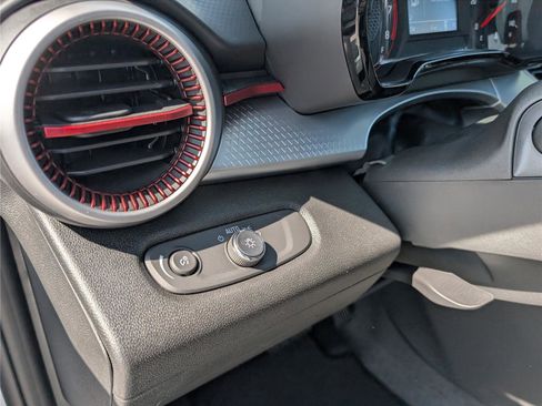 New 2026 Chevrolet Trax RS w/ Sunroof Package FWD image 16