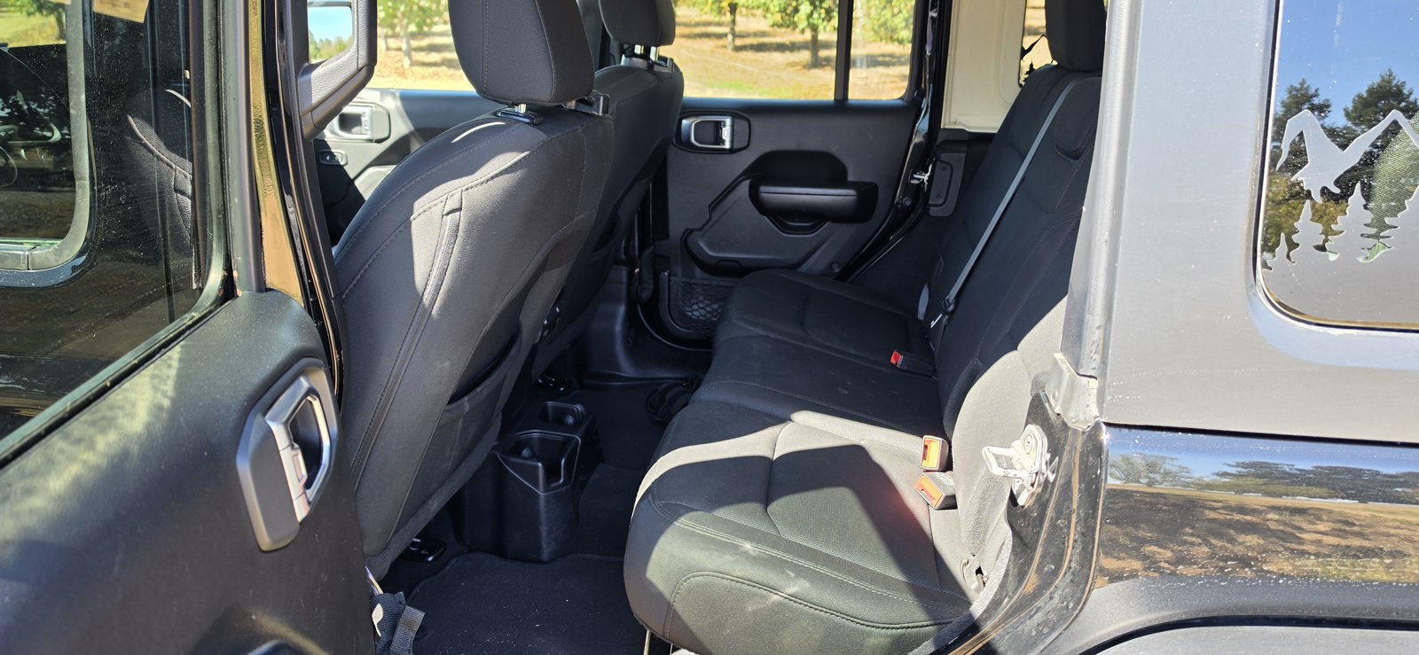 Used 2019 Jeep Wrangler Unlimited Sport S AWD/4WD image 18