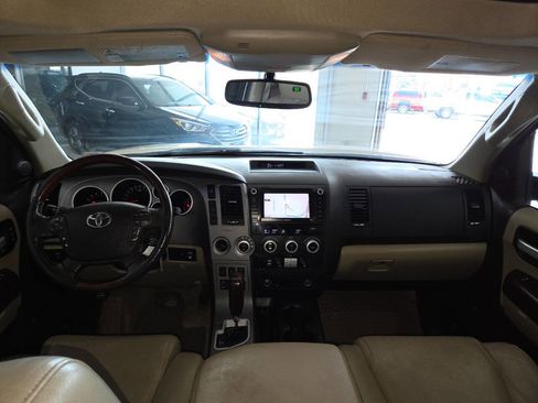 Used 2011 Toyota Sequoia Platinum AWD/4WD image 24