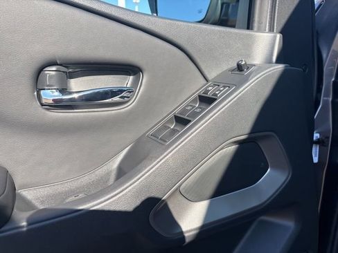 New 2026 Nissan Frontier SV image 11