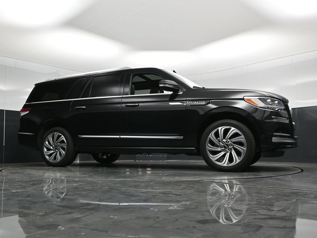 Used 2022 Lincoln Navigator L Reserve AWD/4WD image 62