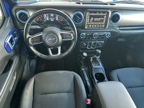 Used 2020 Jeep Wrangler Unlimited Sahara AWD/4WD image 15