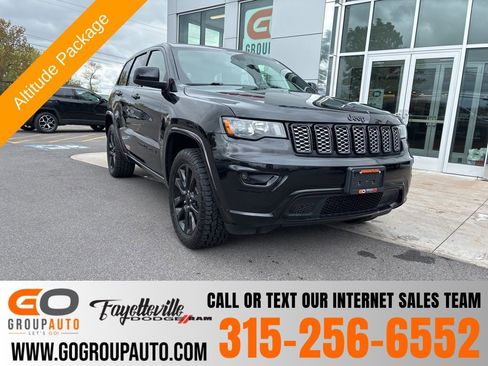 Used 2020 Jeep Grand Cherokee Altitude AWD/4WD image 1