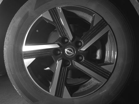 Used 2025 Nissan Sentra SV FWD image 13