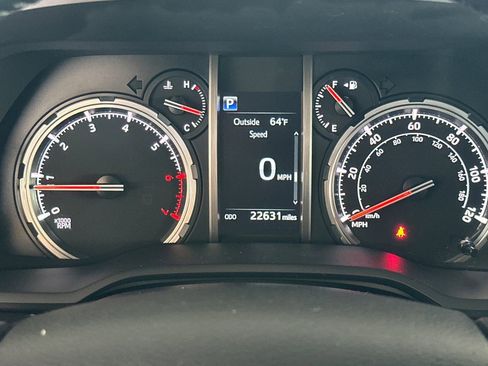 Used 2024 Toyota 4Runner TRD Off-Road Premium w/ Moonroof Package AWD/4WD image 19