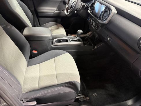 Used 2021 Toyota Tacoma SR5 image 15