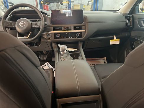 New 2026 Nissan Pathfinder S AWD/4WD image 36