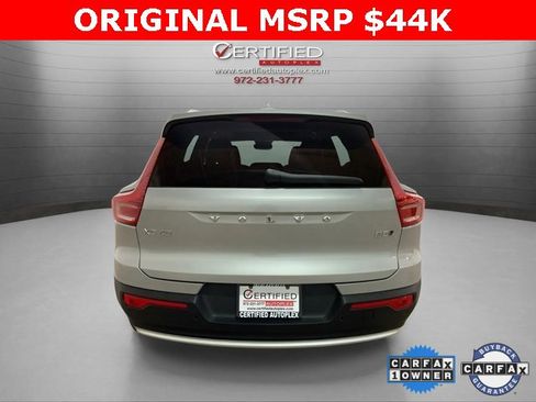 Used 2025 Volvo XC40 B5 Core image 5