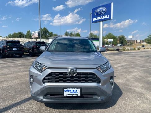 Used 2020 Toyota RAV4 XLE w/ Carpet Mat Package AWD/4WD image 2