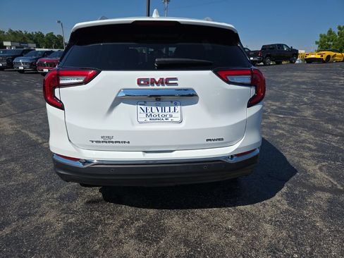 Certified 2023 GMC Terrain SLT w/ Infotainment Package II AWD/4WD image 4