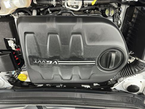 Used 2020 Jeep Cherokee Trailhawk w/ Cold Weather Group AWD/4WD image 18