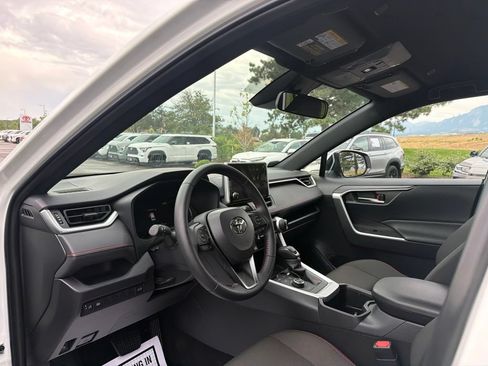 Used 2025 Toyota RAV4 SE AWD/4WD image 25