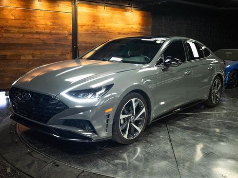 Used 2022 Hyundai Sonata SEL Plus FWD image 2