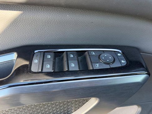 Used 2025 Nissan Pathfinder SL AWD/4WD image 20