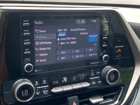 Used 2022 Toyota Highlander L FWD image 24
