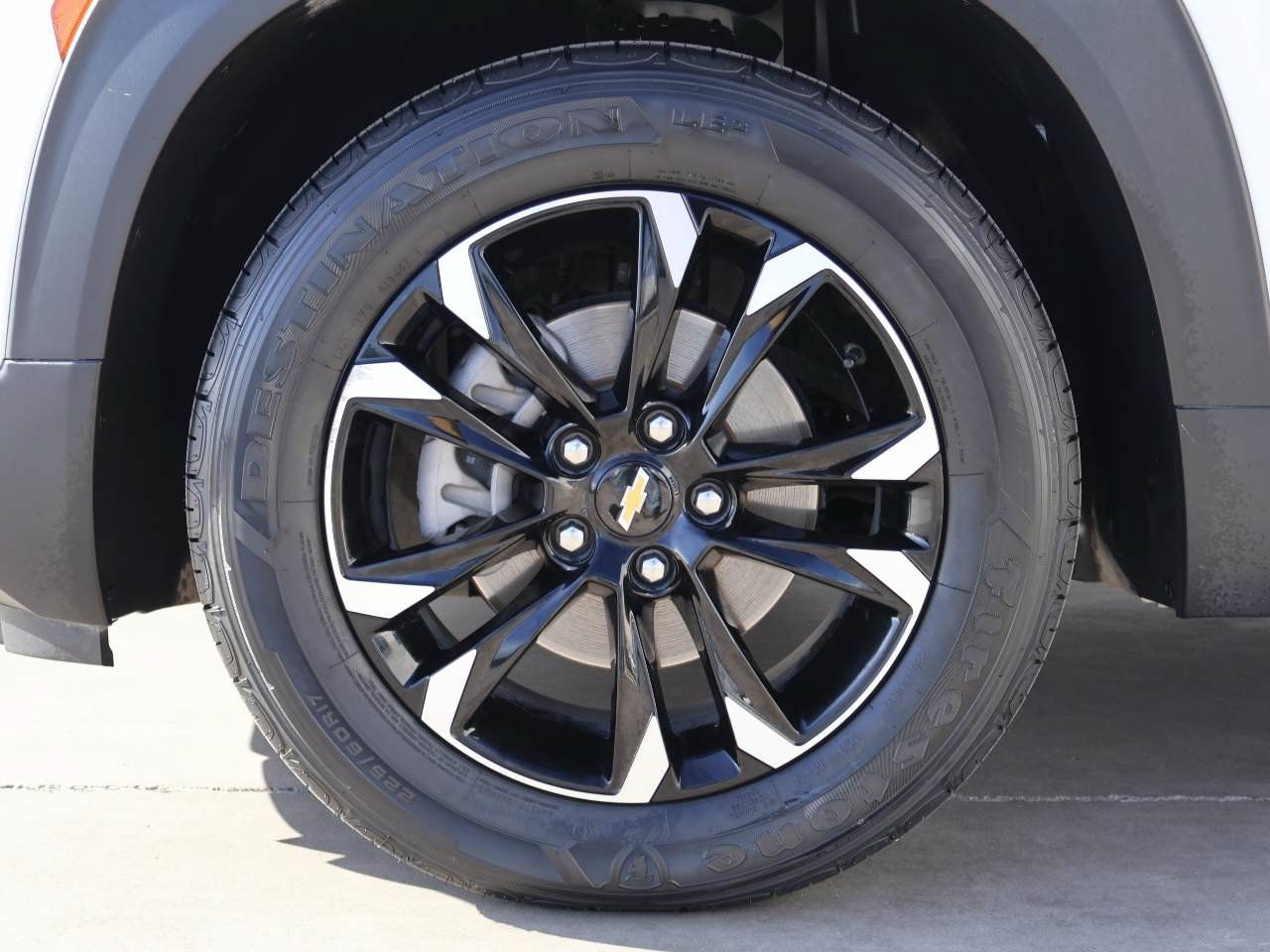 Used 2023 Chevrolet TrailBlazer LT w/ Convenience Package FWD image 6