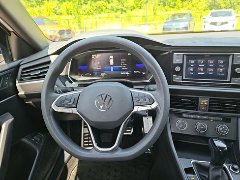 Certified 2023 Volkswagen Jetta Sport FWD image 13