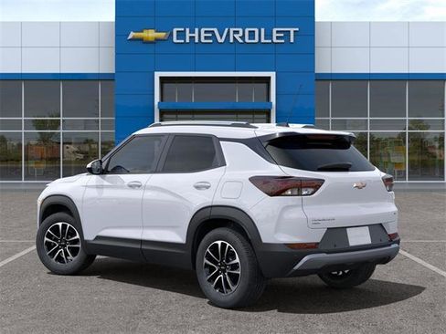 Used 2024 Chevrolet TrailBlazer LT w/ LT Cold Weather Package image 3