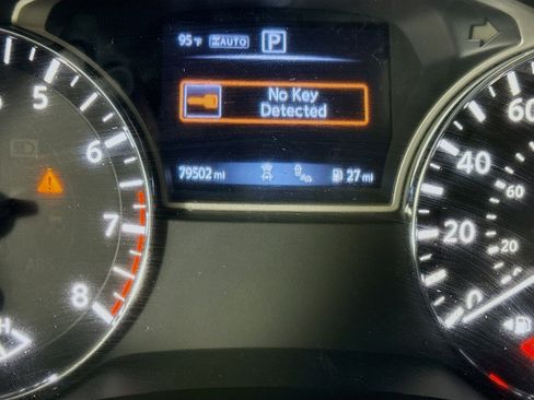Used 2019 Nissan Pathfinder SV AWD/4WD image 16