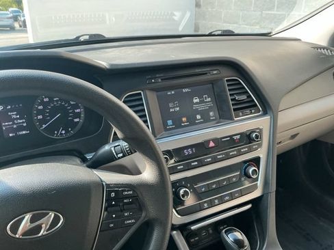 Used 2016 Hyundai Sonata SE FWD image 22