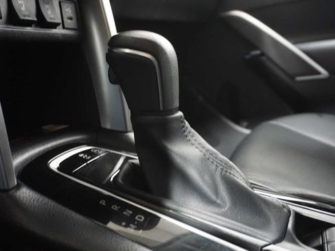 Used 2023 Toyota Corolla Cross XLE image 23