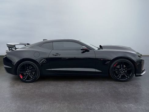 Used 2021 Chevrolet Camaro LT w/ Redline Edition RWD image 4