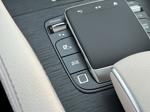 New 2026 Mercedes-Benz GLE 450 4MATIC image 33