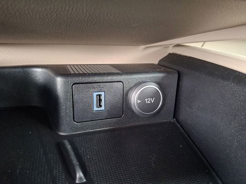 Certified 2020 Ford Escape Titanium image 23