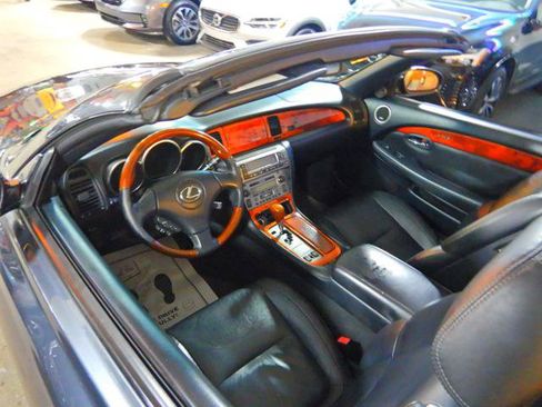 Used 2006 Lexus SC 430 Convertible image 2