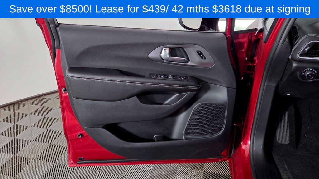 New 2026 Chrysler Pacifica Select FWD image 13