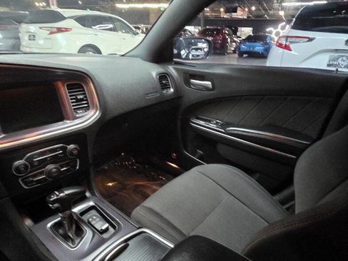 Used 2016 Dodge Charger R/T Scat Pack w/ Beats Audio Group RWD image 24